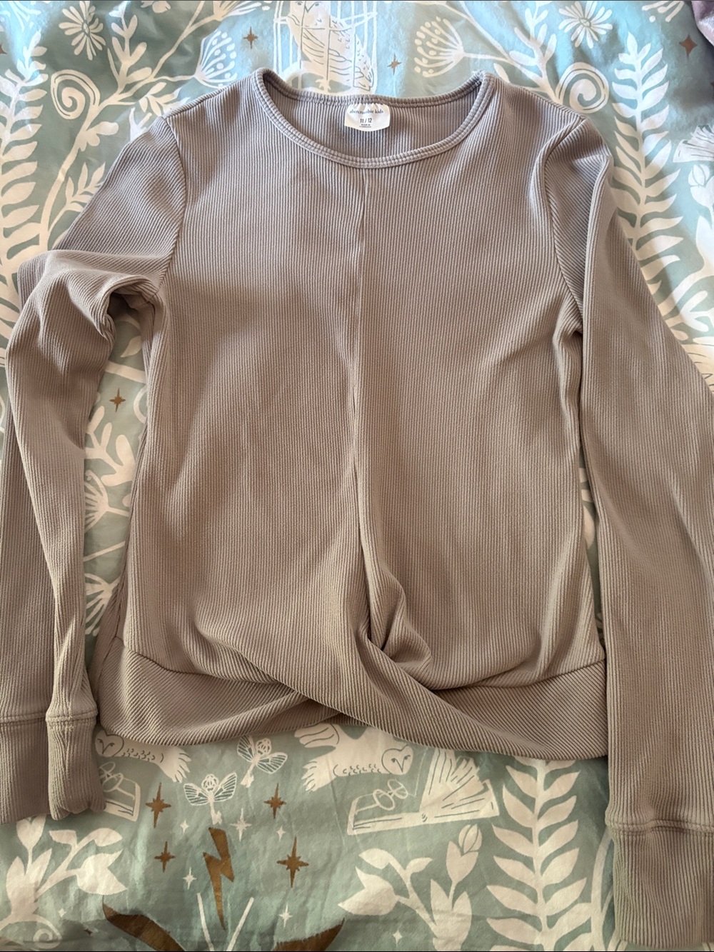 Abercrombie long sleeve Twist Hem Ribbed Top - Taupe